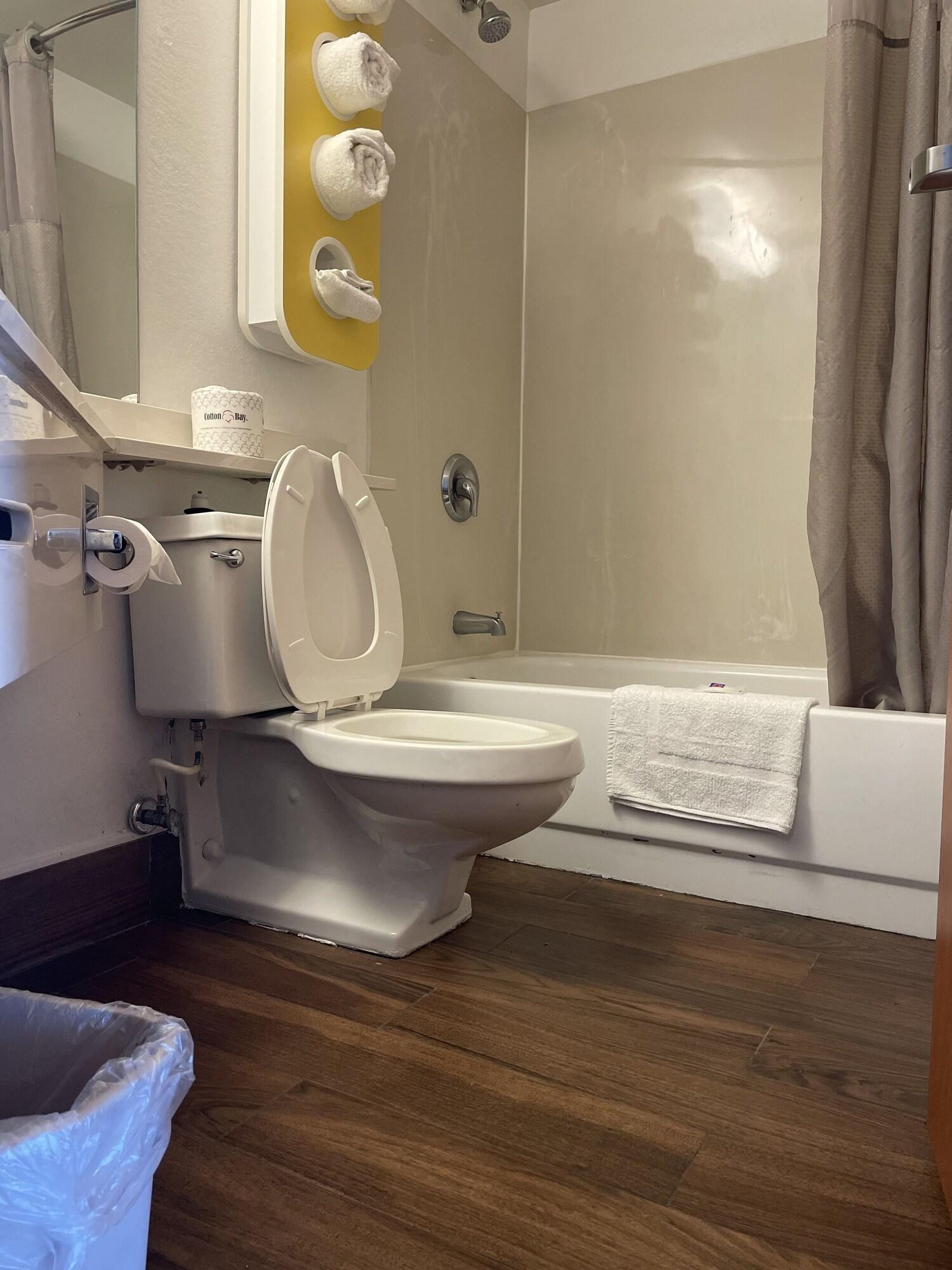 Willow Lodge Willoughby Cleveland エクステリア 写真