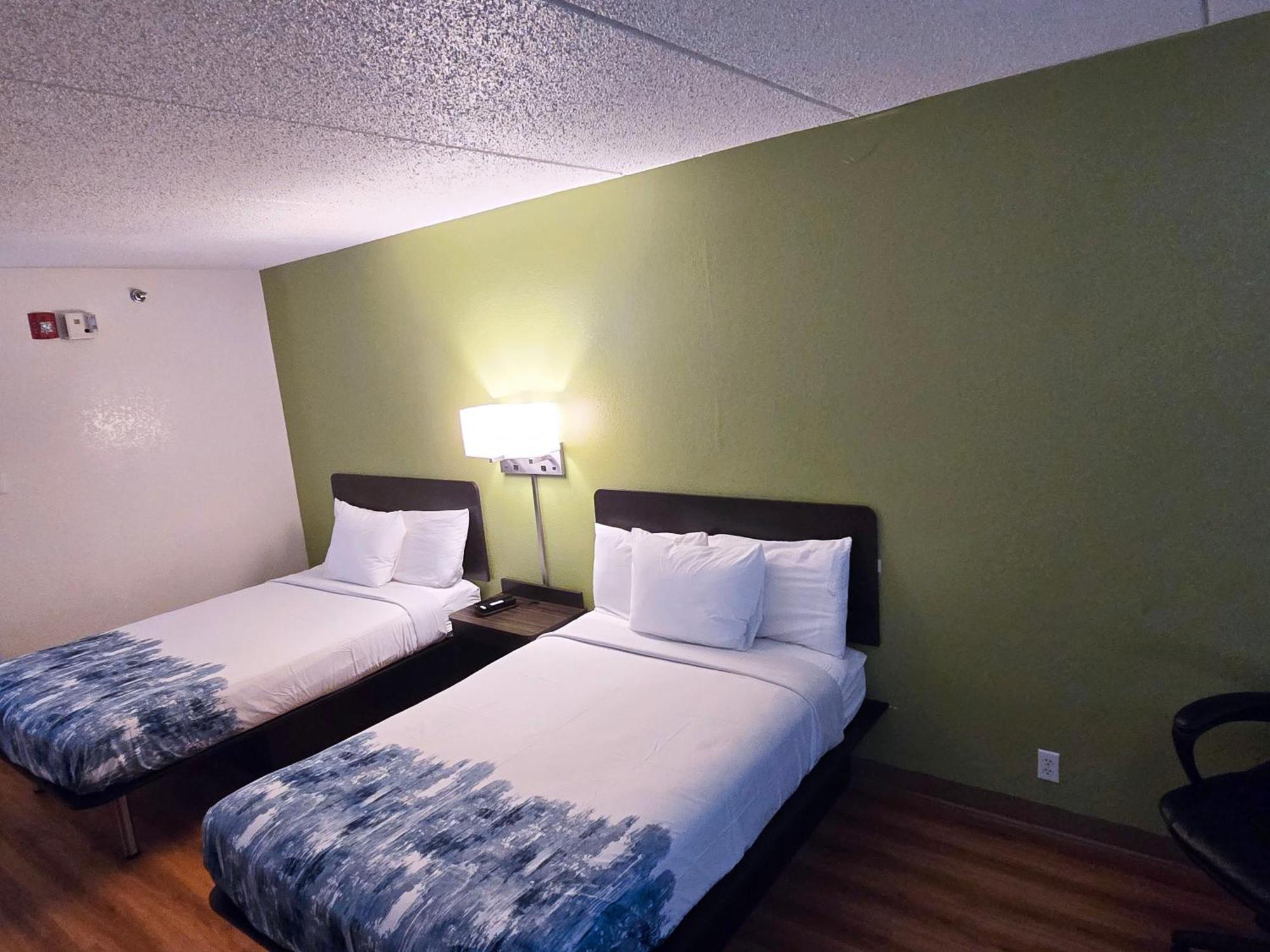 Willow Lodge Willoughby Cleveland エクステリア 写真