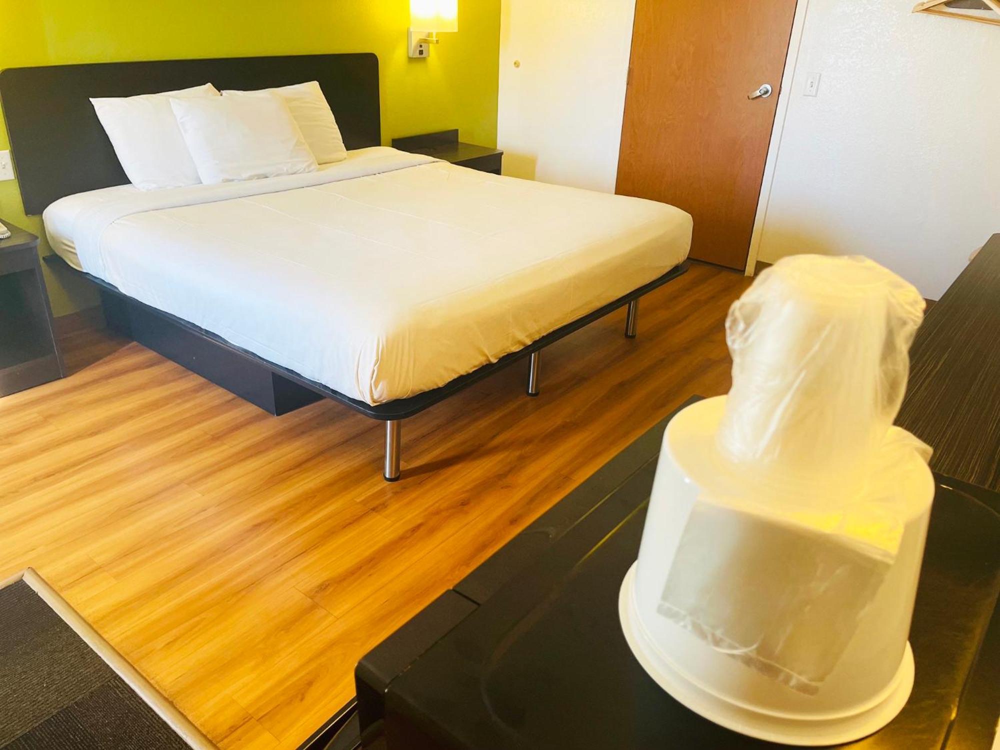 Willow Lodge Willoughby Cleveland エクステリア 写真