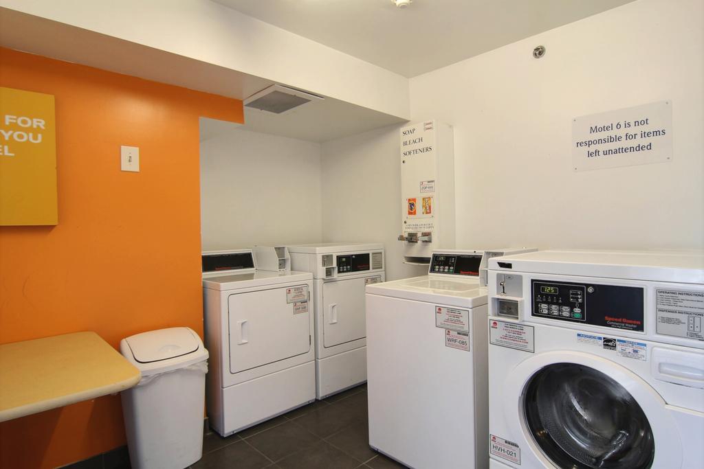 Willow Lodge Willoughby Cleveland エクステリア 写真